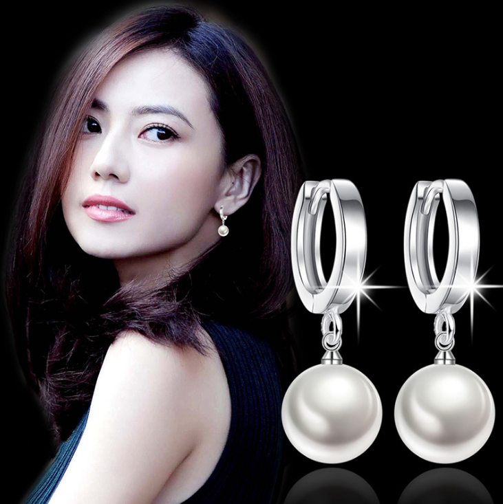Boucles d’Oreilles Pendantes – Perles Blanches