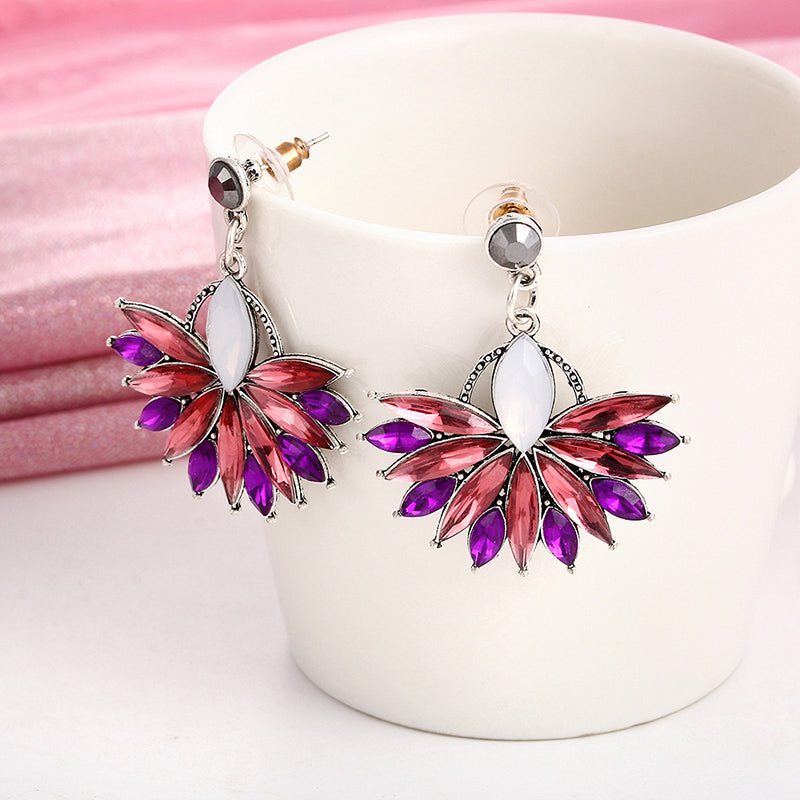 Boucles d’Oreilles Fleur en Cristal – Touche Féminine