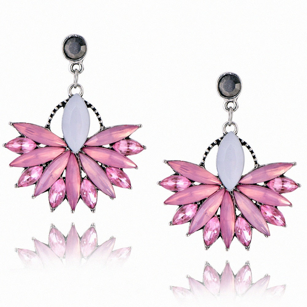 Boucles d’Oreilles Fleur en Cristal – Touche Féminine