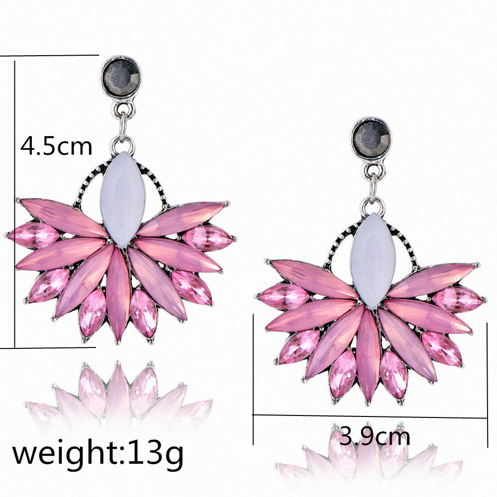 Boucles d’Oreilles Fleur en Cristal – Touche Féminine