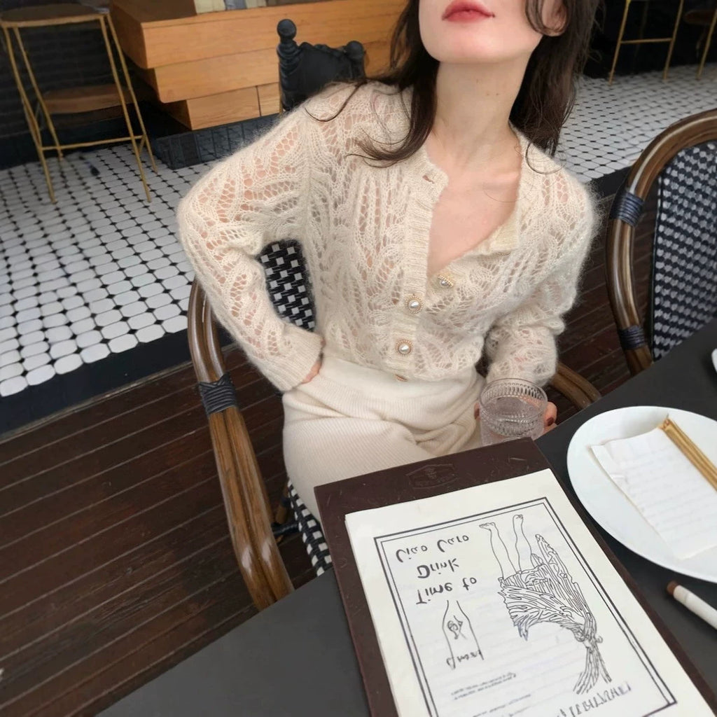 Gilet en Maille avec Dentelle – Détails Ajourés