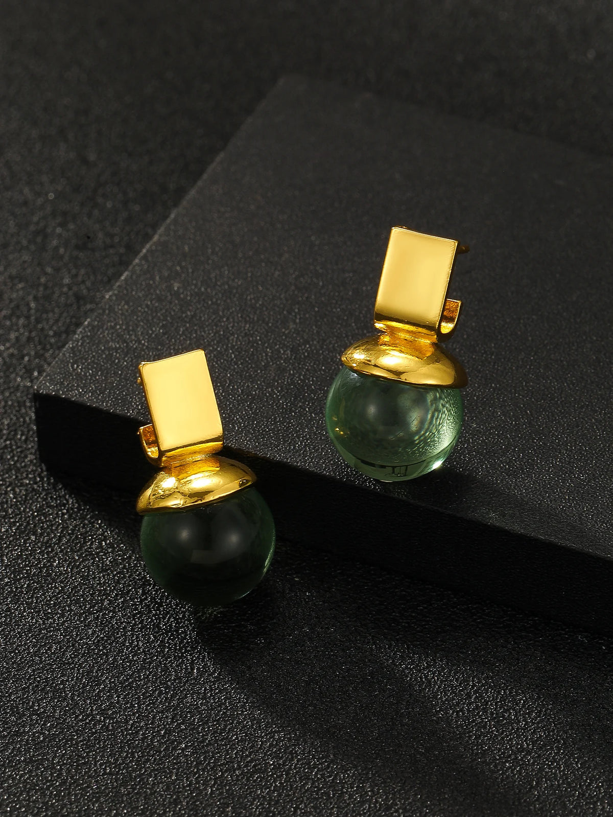 Boucles d’Oreilles Rondes – Cristal Vert