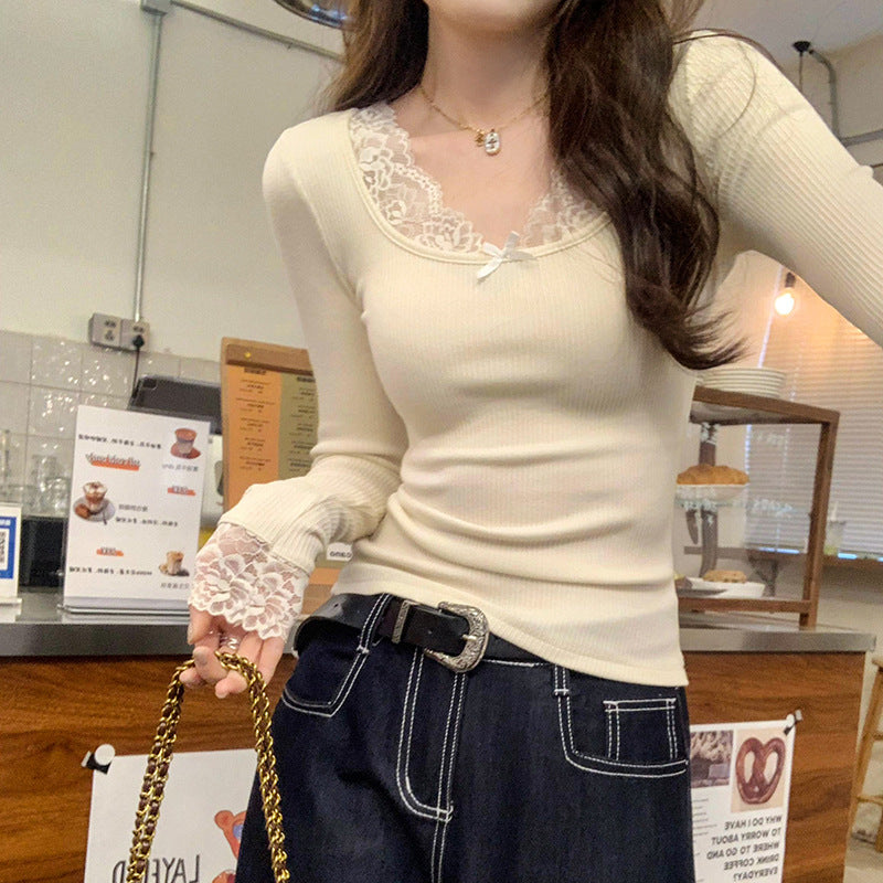 Pull en Maille à Col V – Finition Dentelle